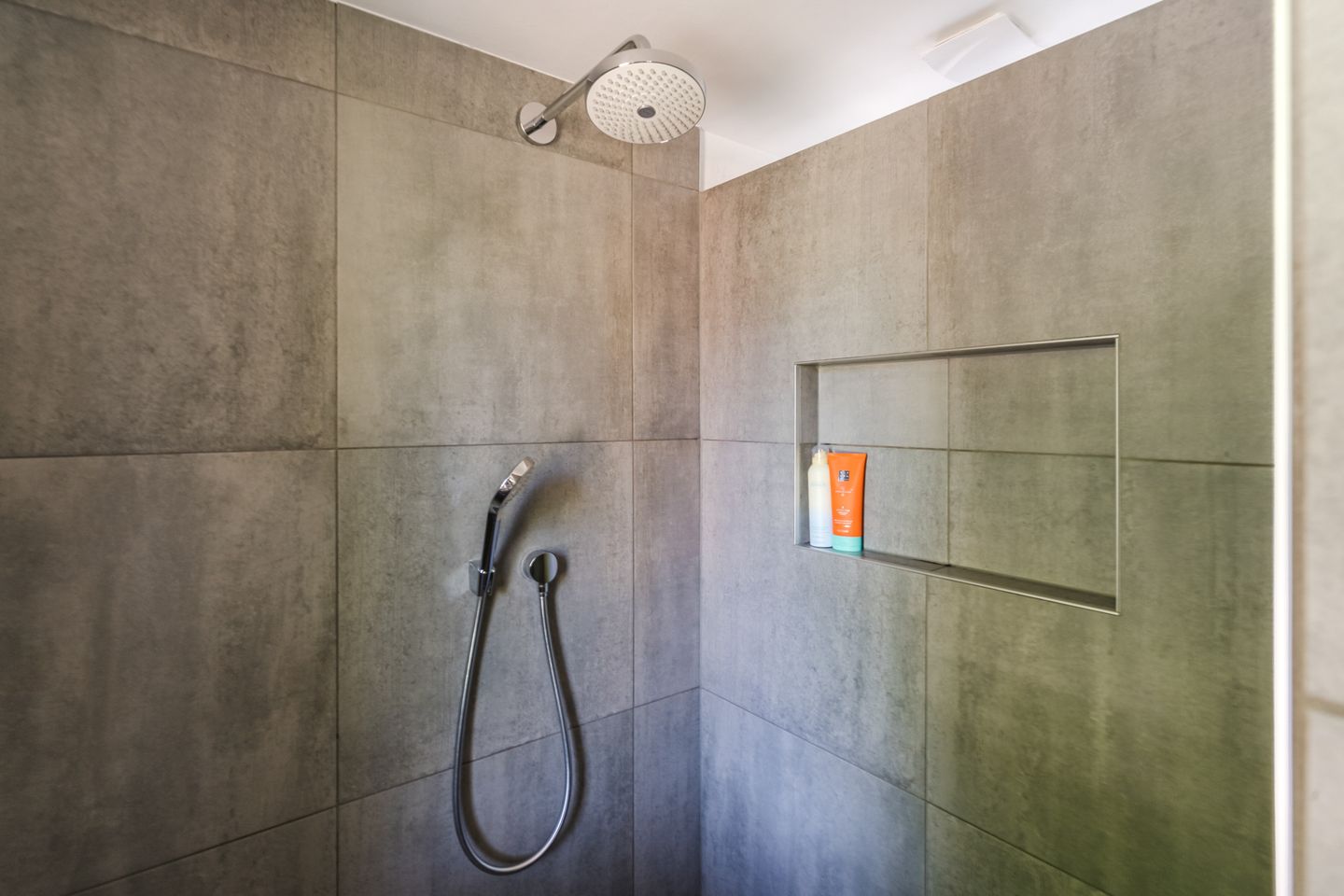 Fully Renovated 1930s Character Home with Luxury Finishes in Bergeijk — 35