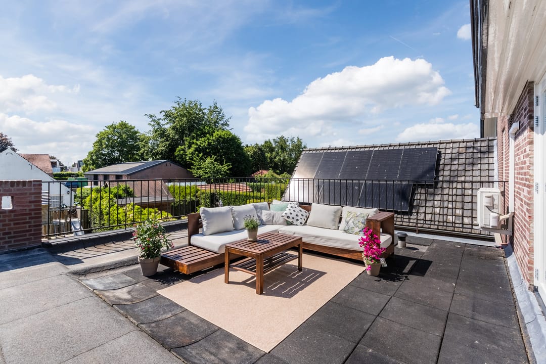 Fully Renovated 1930s Character Home with Luxury Finishes in Bergeijk — 28