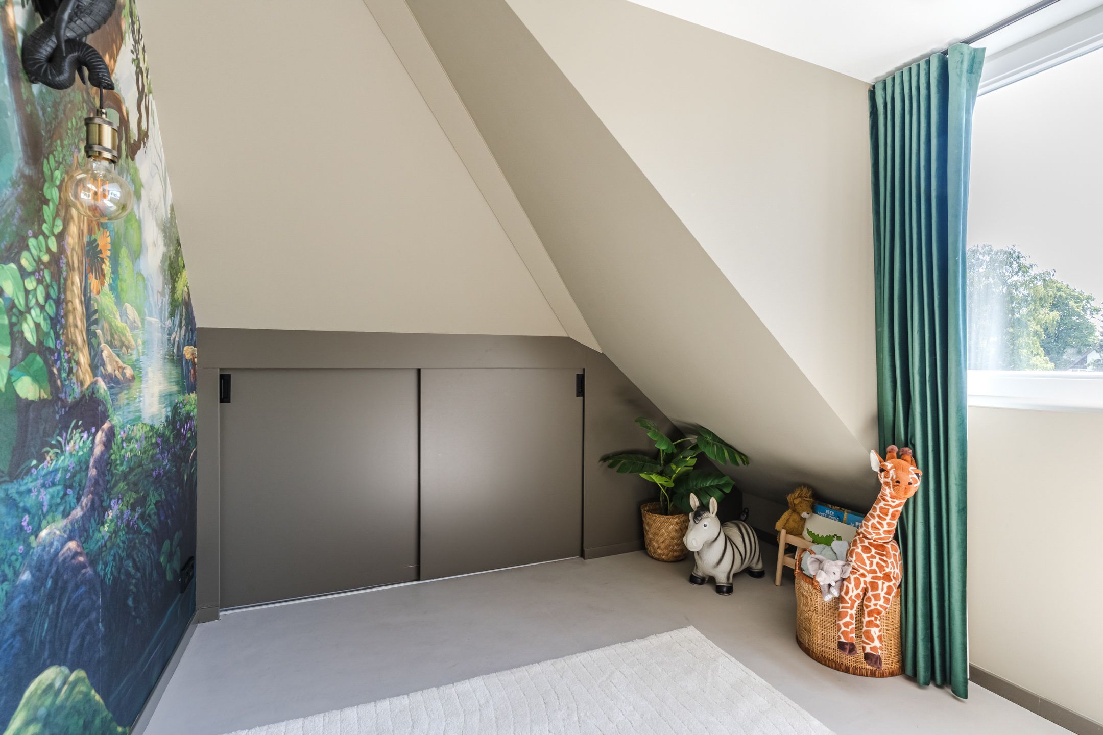 Fully Renovated 1930s Character Home with Luxury Finishes in Bergeijk — 39