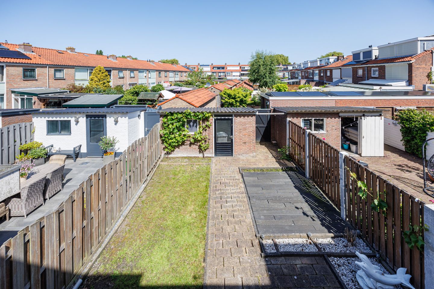 Charming Family Home with Sunny Garden near Pijnacker Center — 29