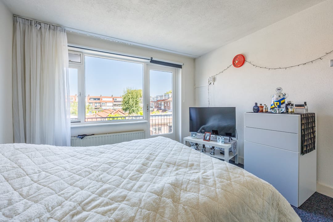 Charming Family Home with Sunny Garden near Pijnacker Center — 17