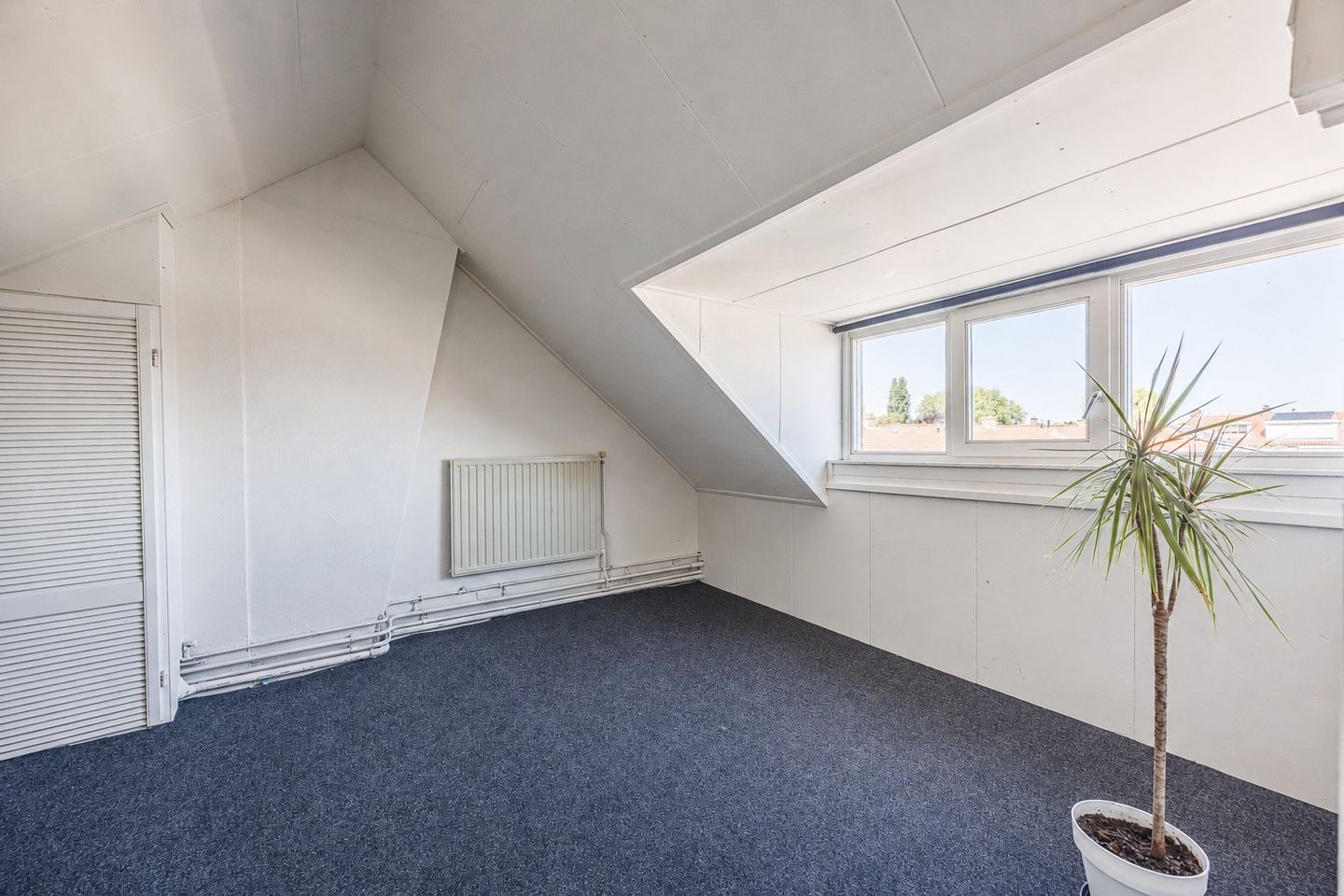 Charming Family Home with Sunny Garden near Pijnacker Center — 25