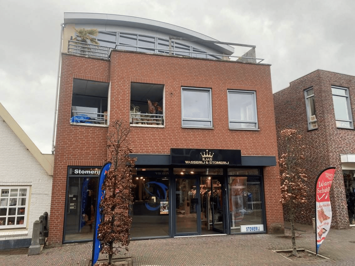 View photo 2 of Dorpsstraat 40-A