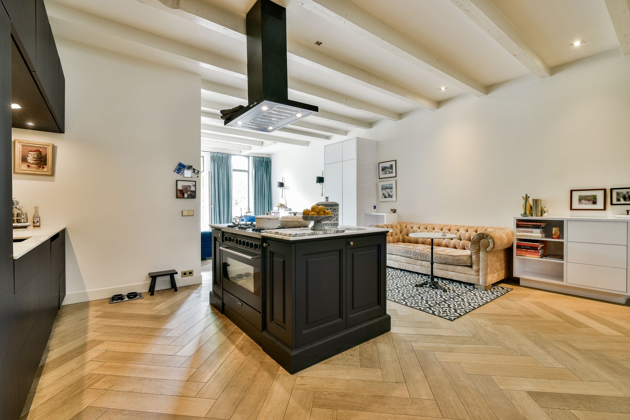 Stylish Design Apartment with Unobstructed Views in Amsterdam's City Centre — 12