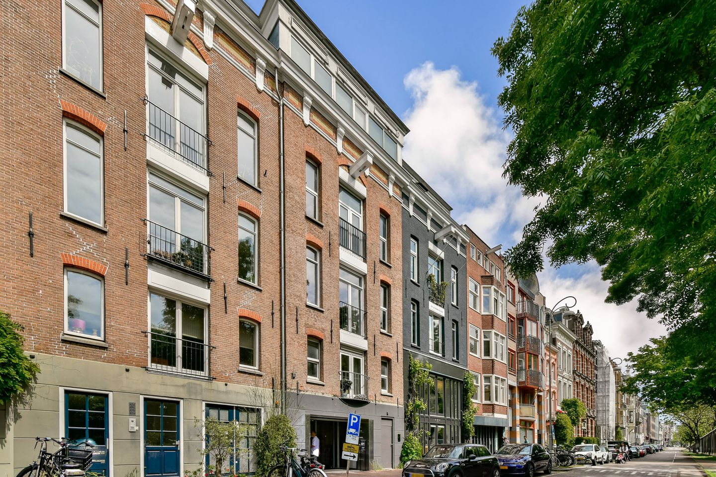 Stylish Design Apartment with Unobstructed Views in Amsterdam's City Centre — 29