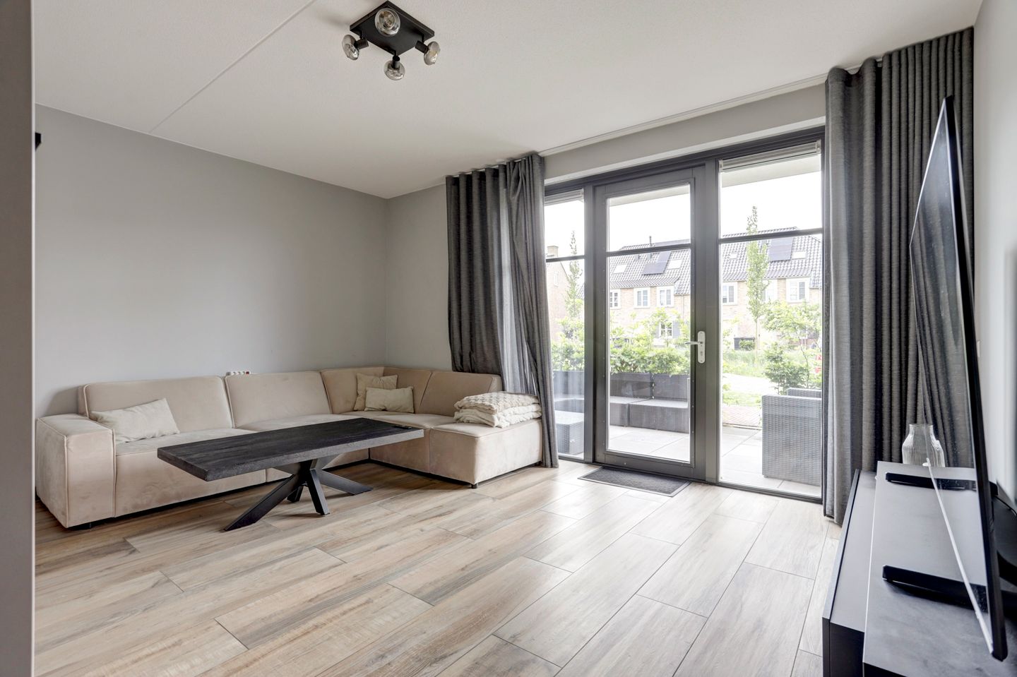 Photo 4 of Zwitserlandstraat 25