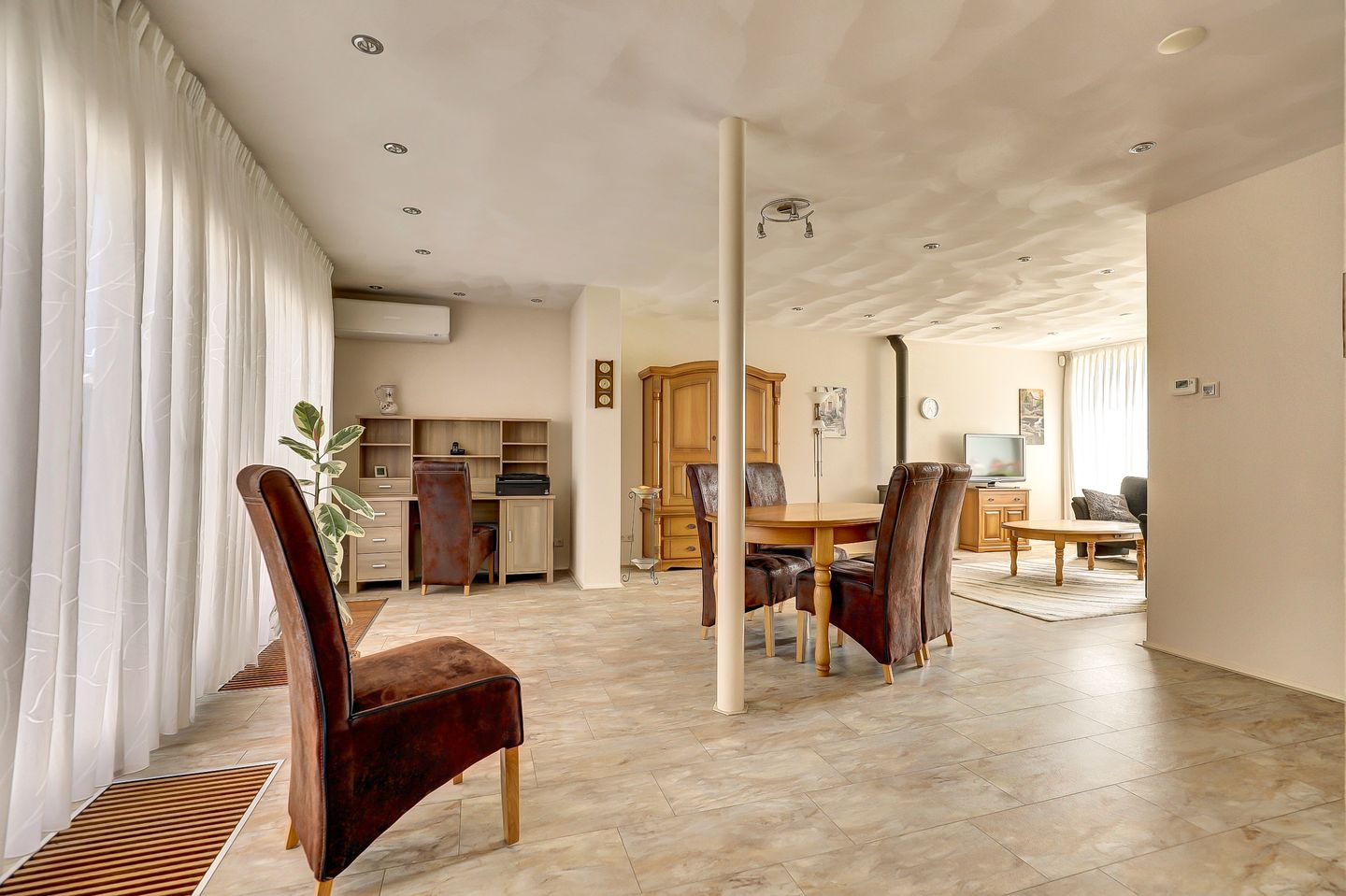 Spacious corner residence with double garage and sunny balcony in Waddinxveen — 14