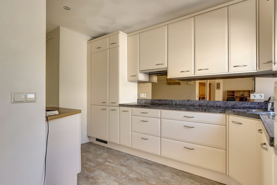 Spacious corner residence with double garage and sunny balcony in Waddinxveen — 16