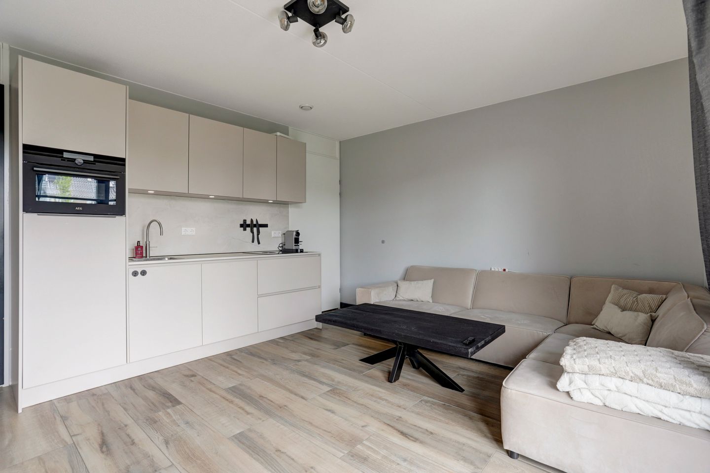 Photo 10 of Zwitserlandstraat 25