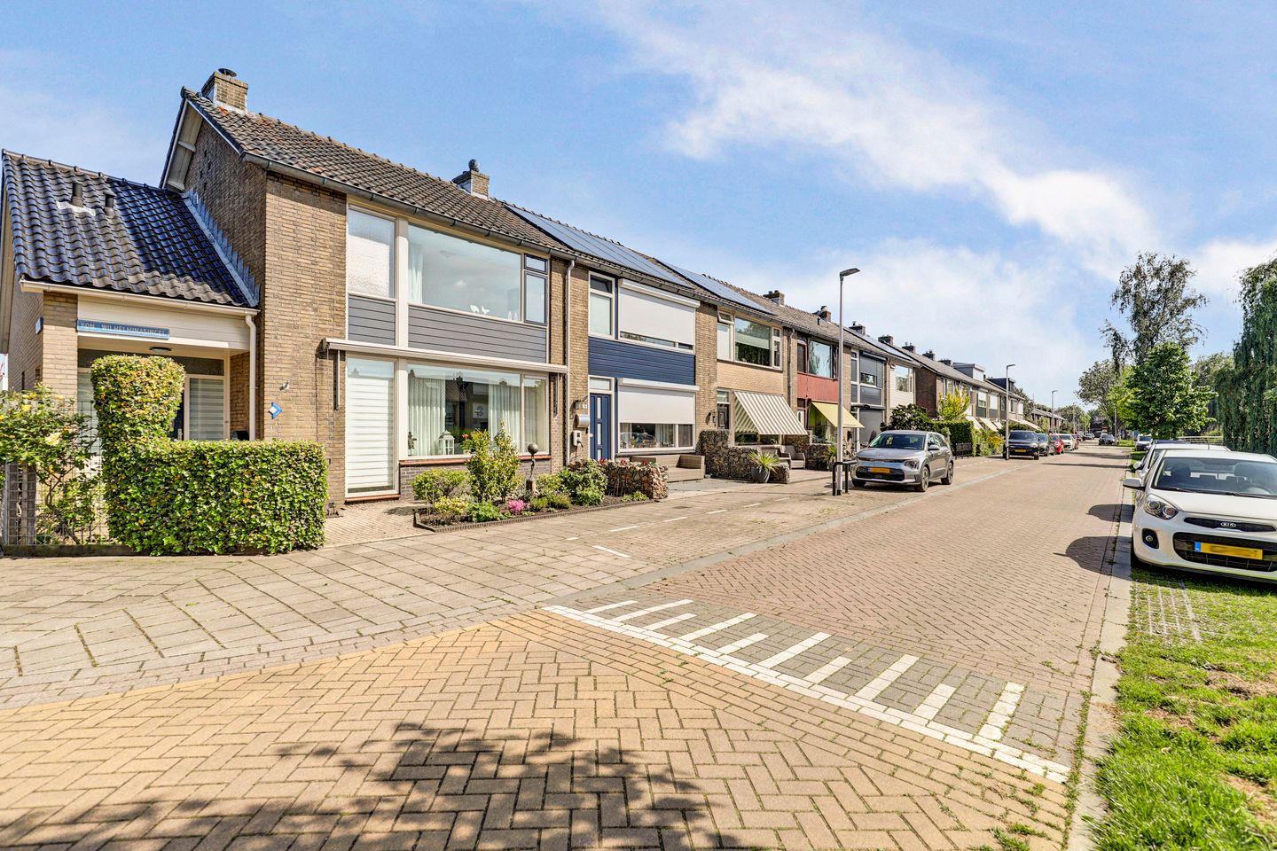 Spacious corner residence with double garage and sunny balcony in Waddinxveen — 40