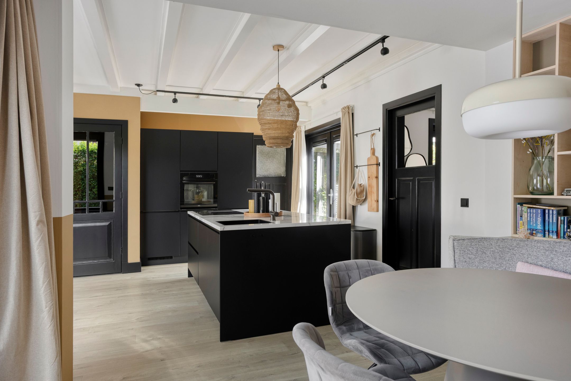 Photo 18 of Noordeinde 1