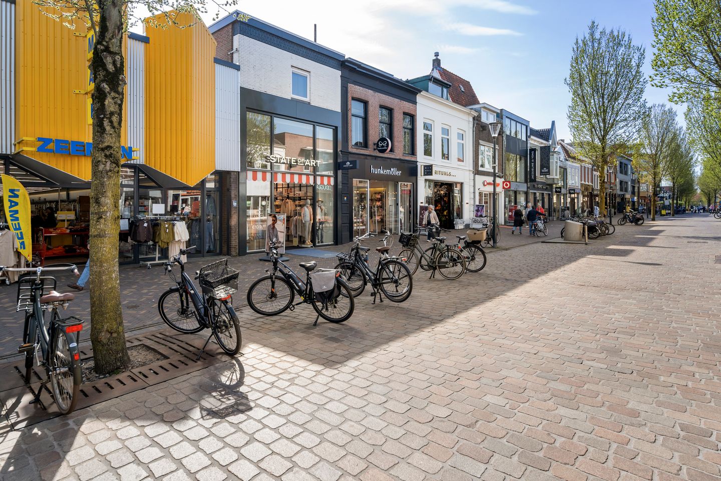 Bekijk foto 1 van Hoofdstraat 24