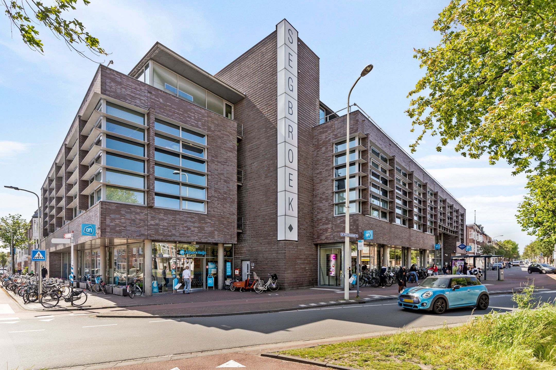 Photo 42 of Halleystraat 5