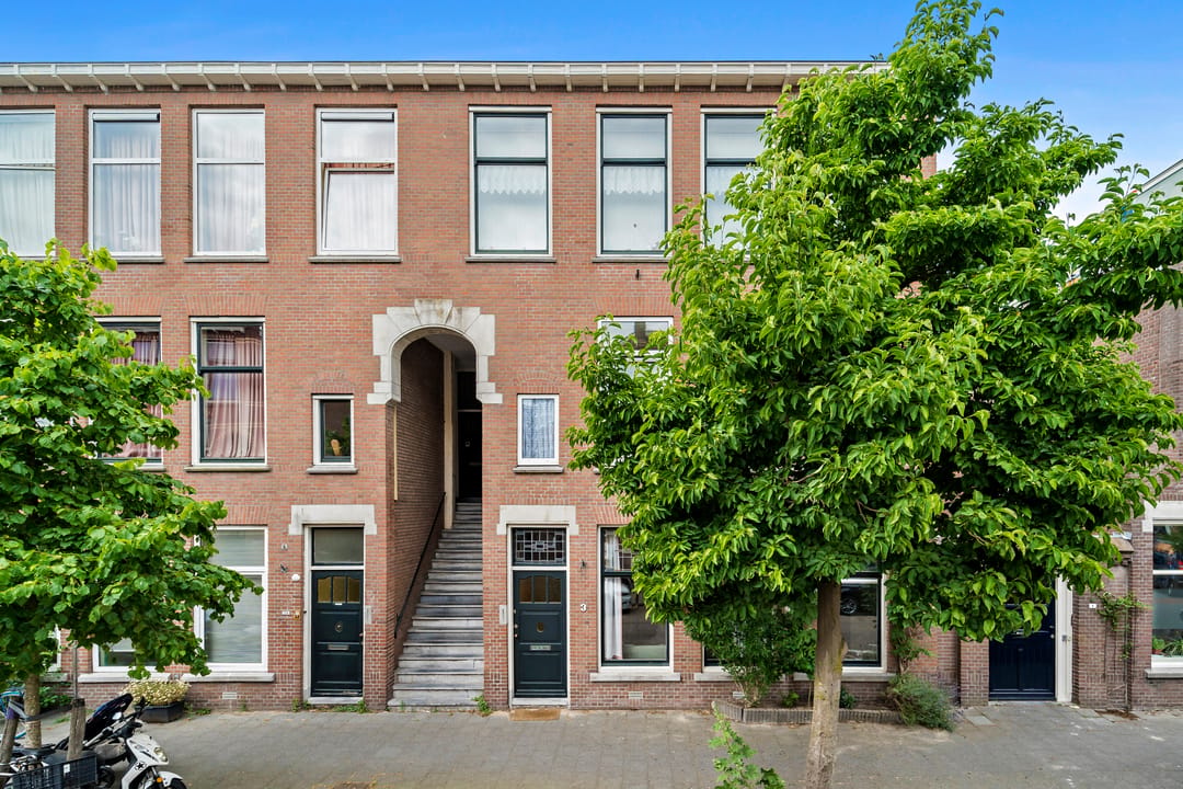 Photo 1 of Halleystraat 5
