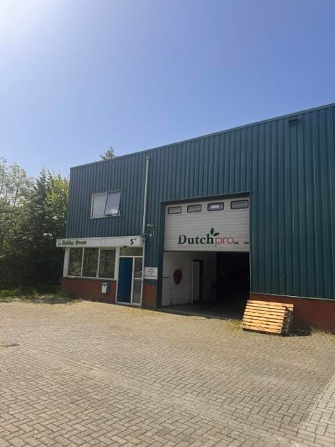 Bekijk foto 1 van Narvikweg 5-10