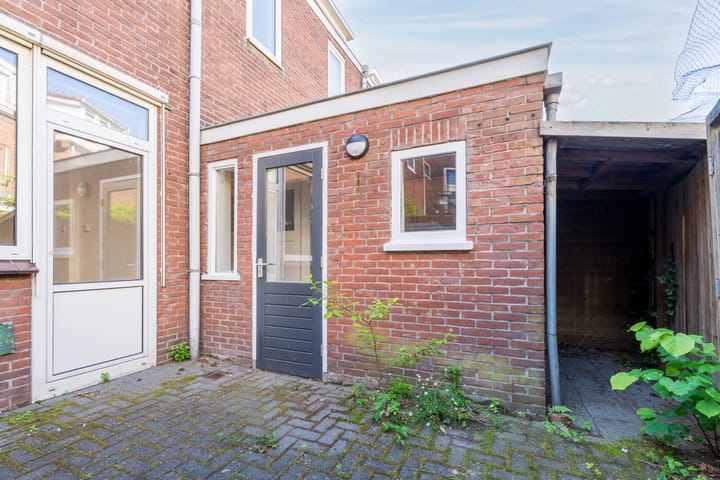 Tussenwoning te koop: St. Jacobslaan 14, Nijmegen