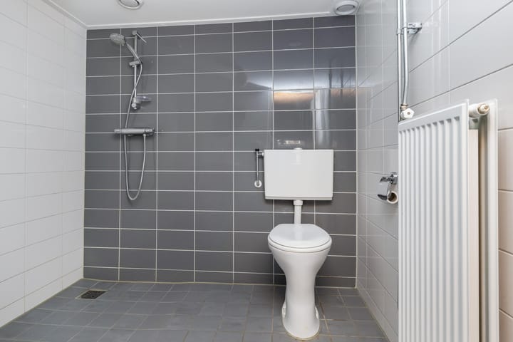 Photo 5 of J van der Veenstraat 36