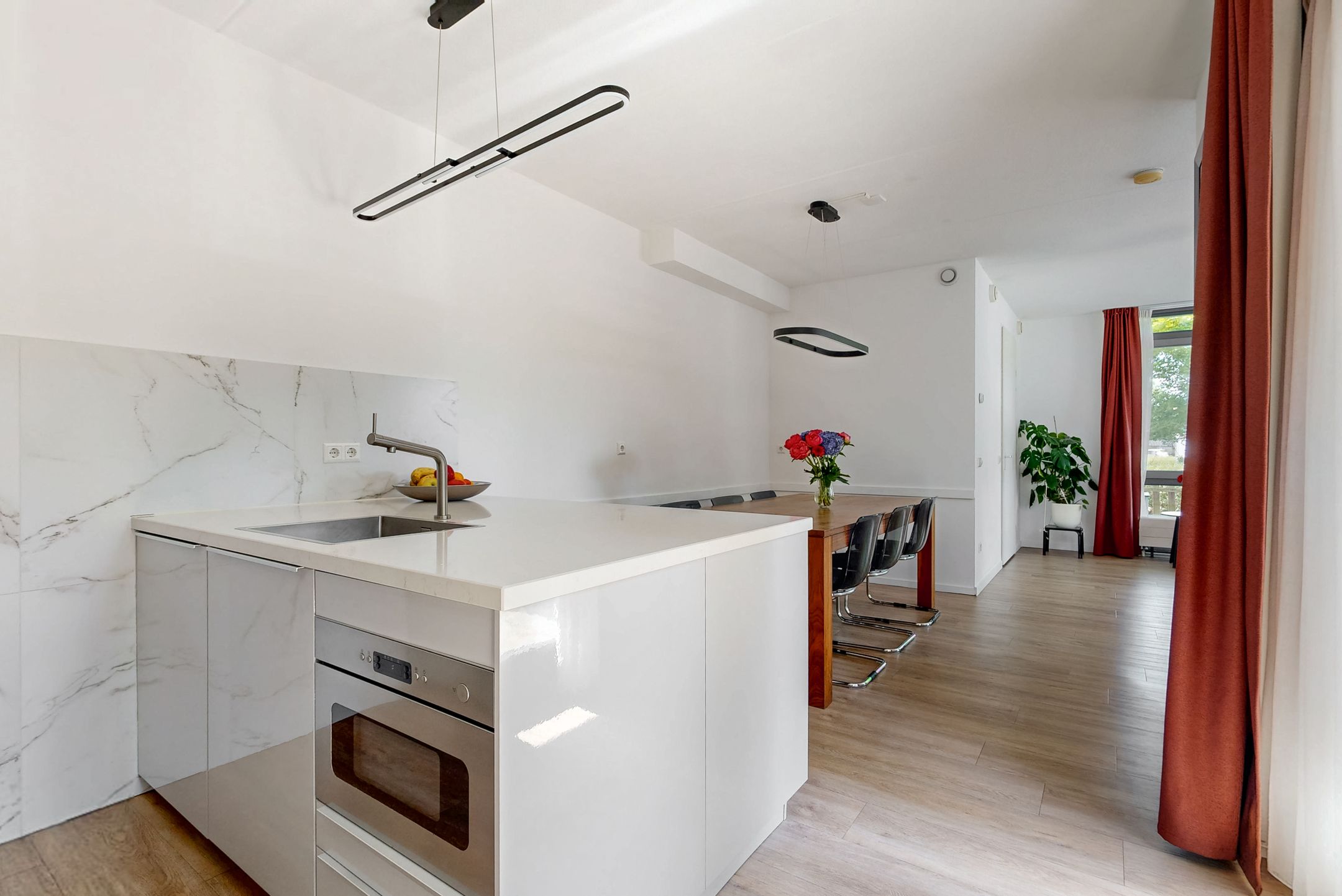 Spacious and Modern Corner Home with Private Parking and Two Bathrooms — 12