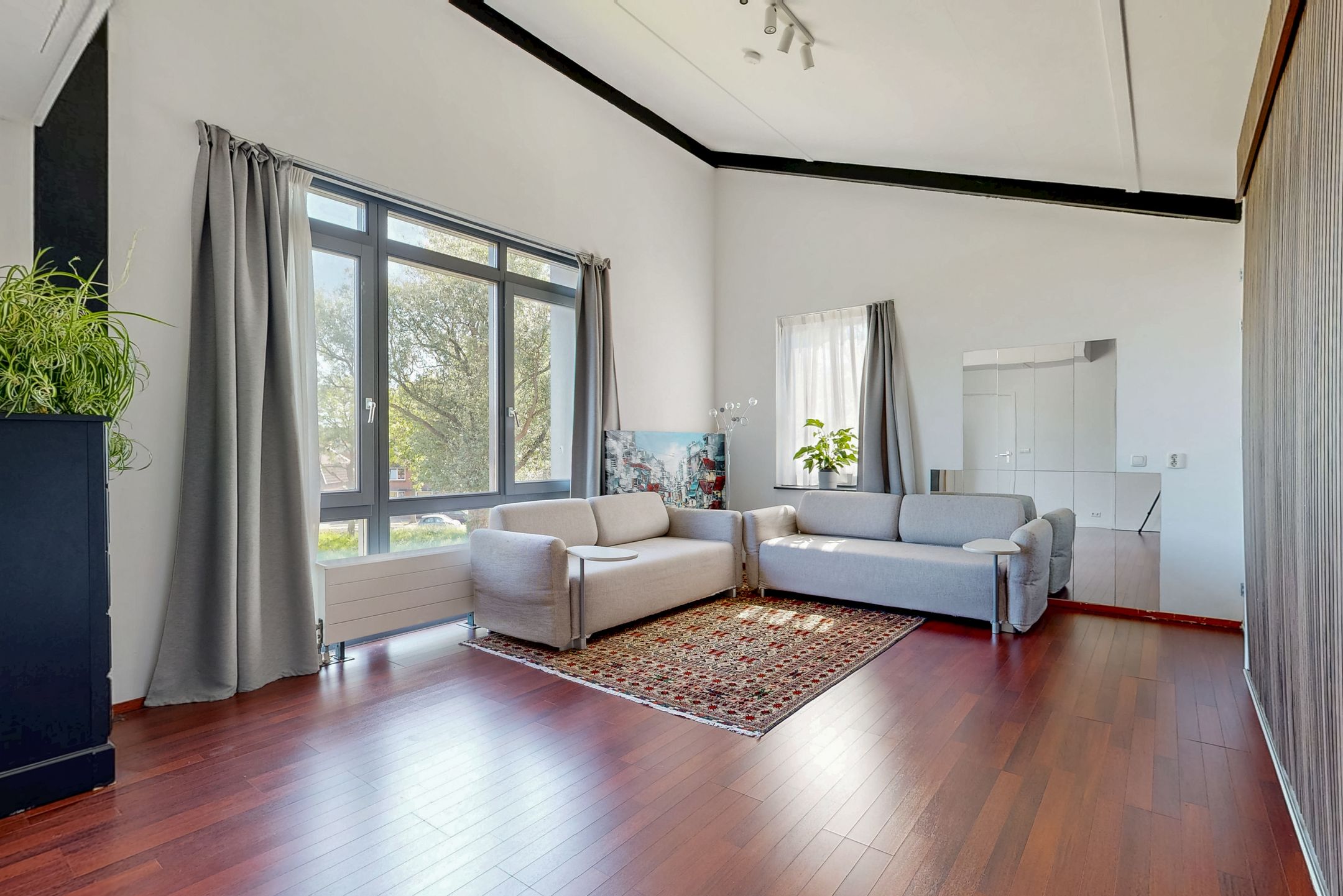 Spacious and Modern Corner Home with Private Parking and Two Bathrooms — 27