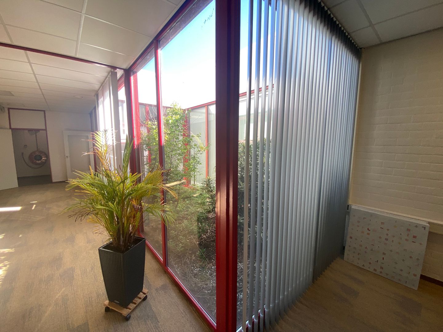 Bekijk foto 2 van Oude Rijksweg Noord 64-A