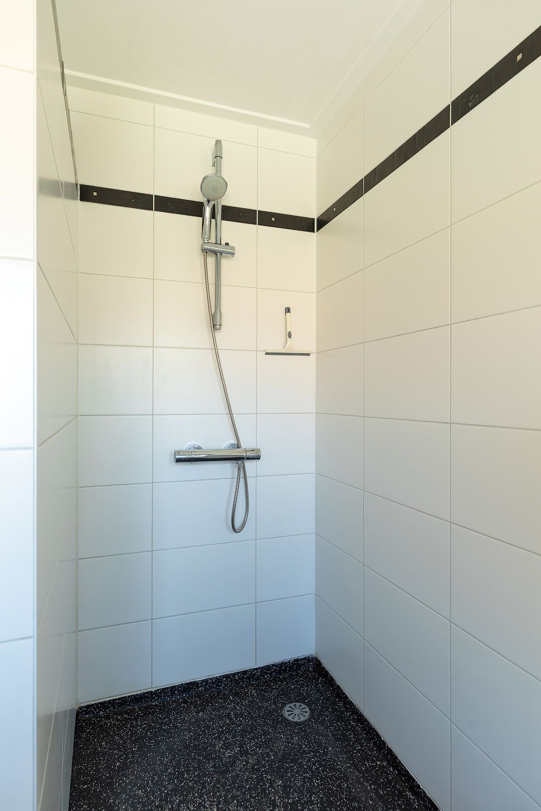 Charming 1930s Corner House in Astronomische Neighborhood with Sunny West-Facing Garden — 16