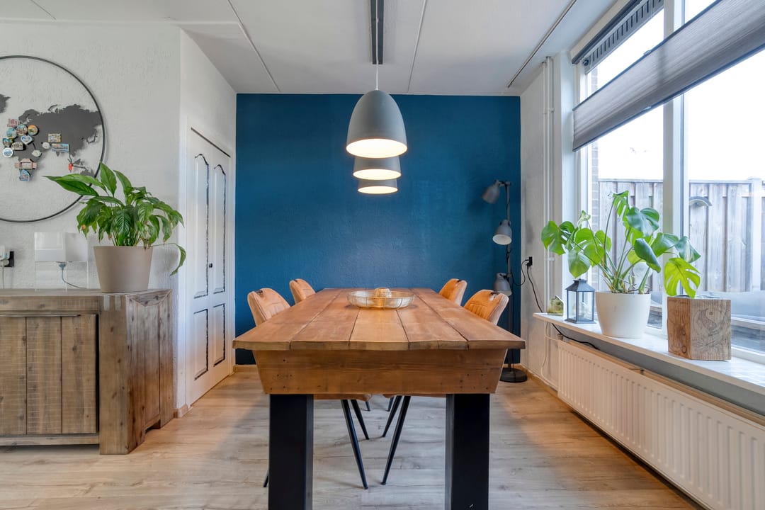Spacious and Move-in Ready Terraced Home with Modern Bathroom and Sunny Garden in Emmeloord — 16