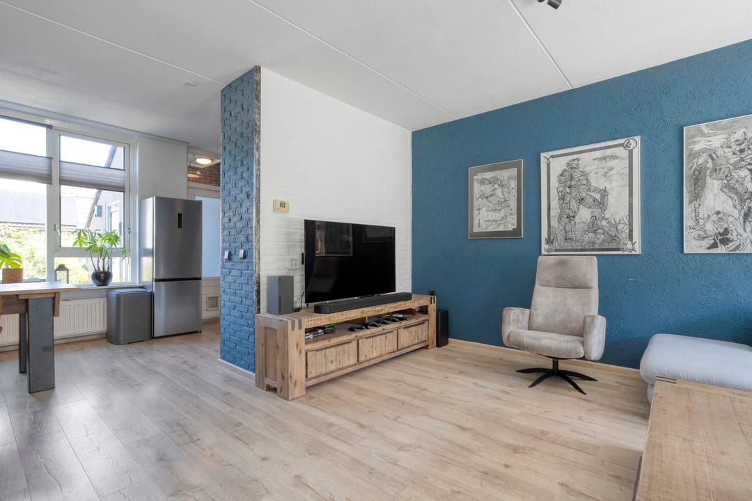 Spacious and Move-in Ready Terraced Home with Modern Bathroom and Sunny Garden in Emmeloord — 11