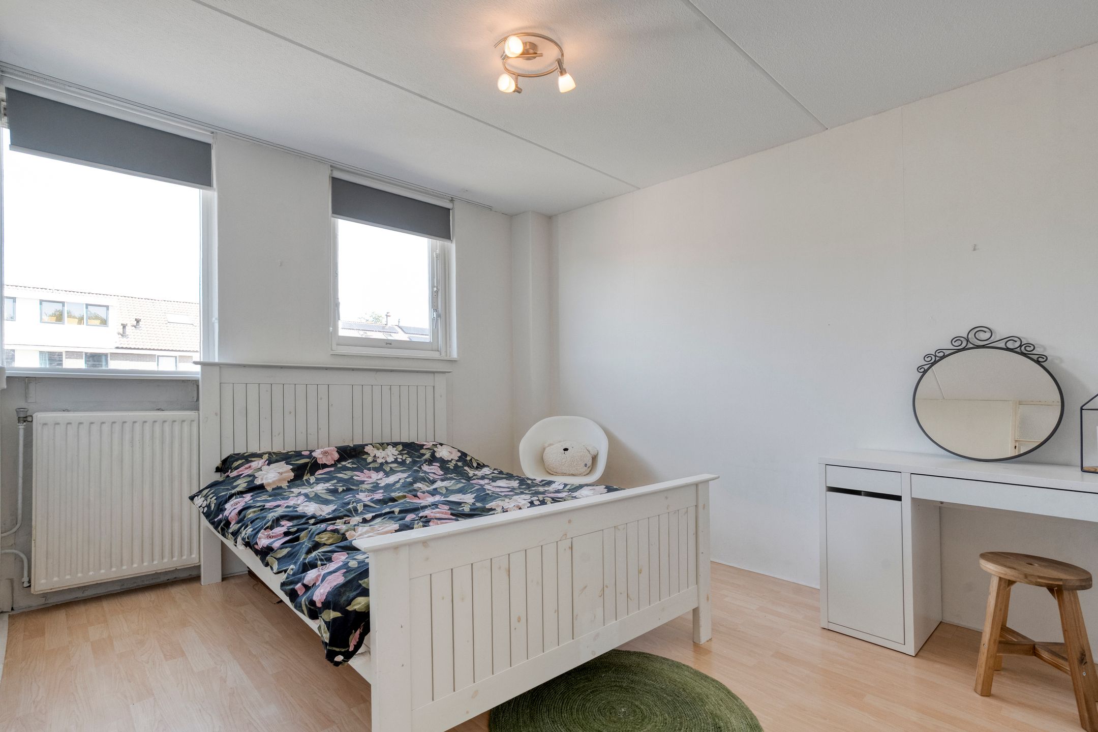 Spacious and Move-in Ready Terraced Home with Modern Bathroom and Sunny Garden in Emmeloord — 24
