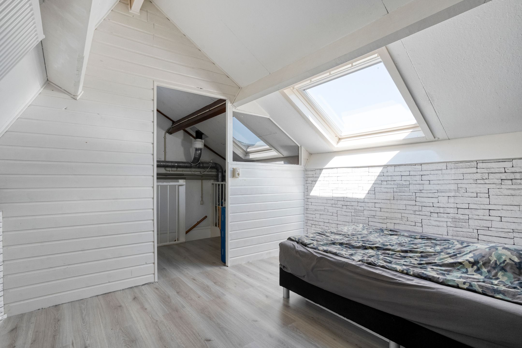 Spacious and Move-in Ready Terraced Home with Modern Bathroom and Sunny Garden in Emmeloord — 30