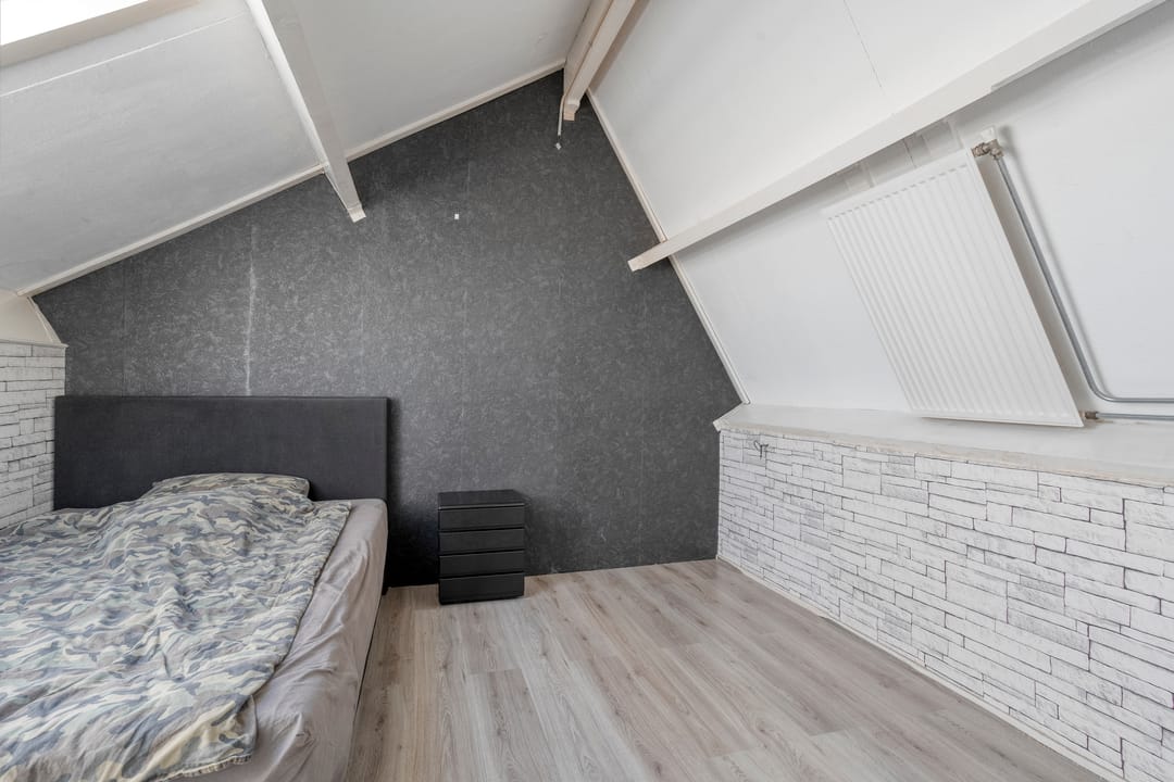 Spacious and Move-in Ready Terraced Home with Modern Bathroom and Sunny Garden in Emmeloord — 31