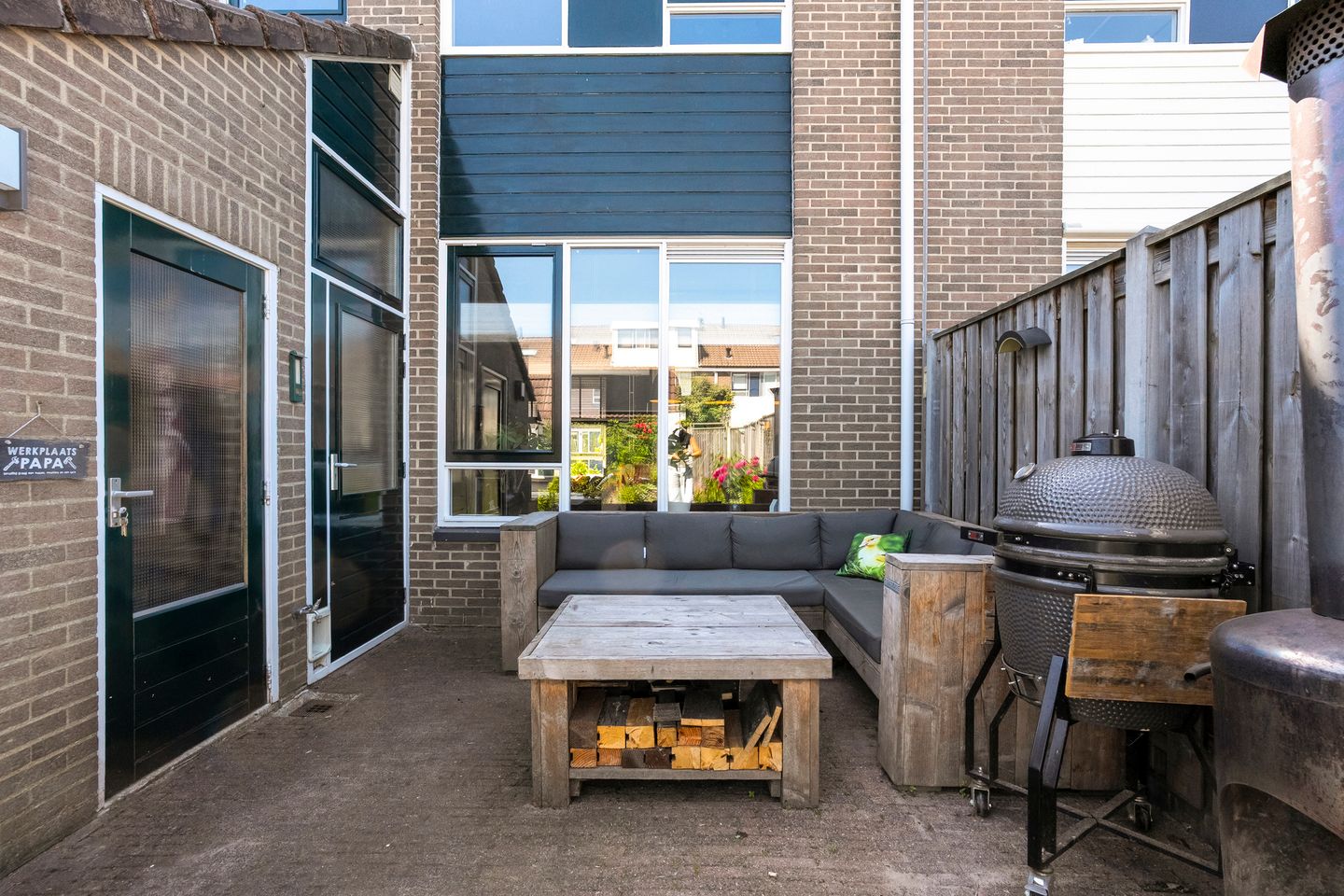 Spacious and Move-in Ready Terraced Home with Modern Bathroom and Sunny Garden in Emmeloord — 34