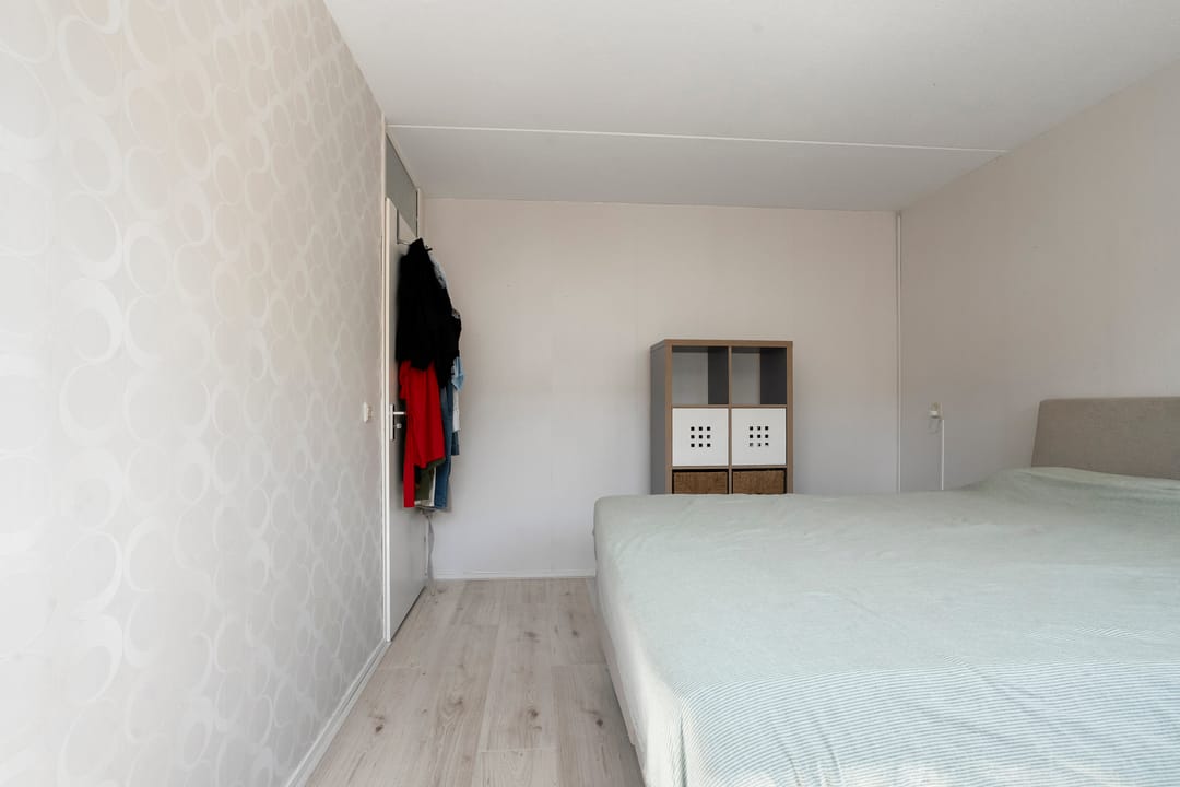 Spacious and Move-in Ready Terraced Home with Modern Bathroom and Sunny Garden in Emmeloord — 23