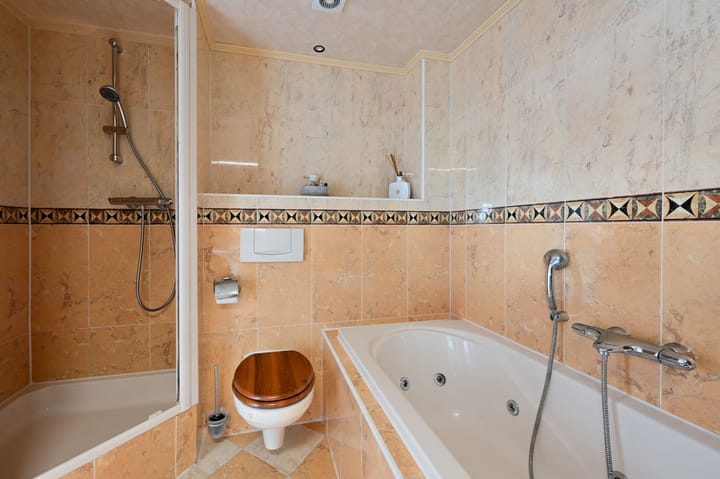 Tussenwoning te koop: Drechtdijk 53, De Kwakel
