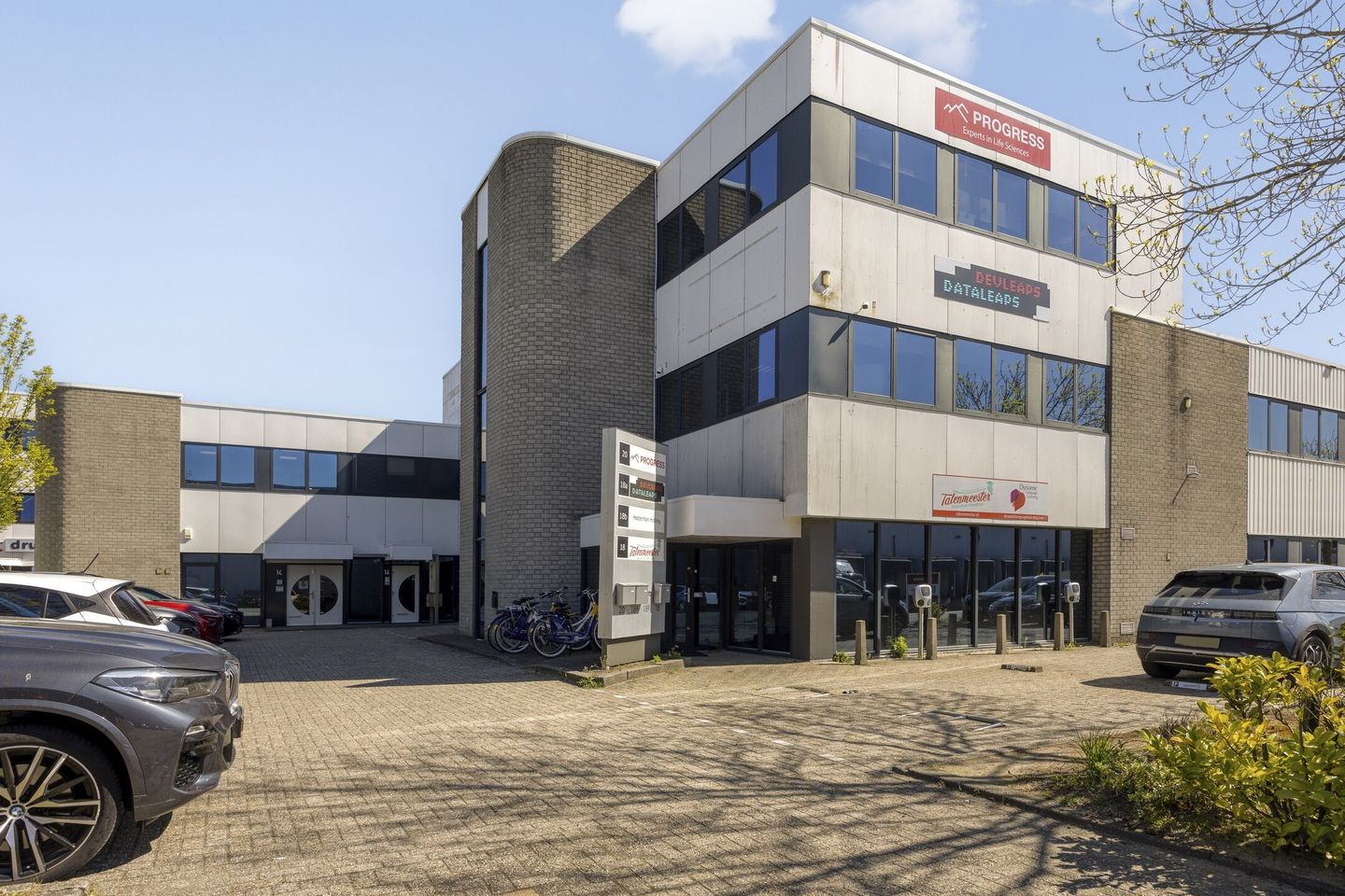 View photo 3 of Bijlmermeerstraat 18