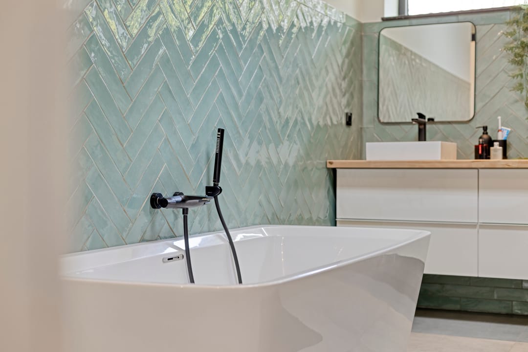 Modern High-End Villa with Private Wellness Pool and Panoramic Landscape Views — 28