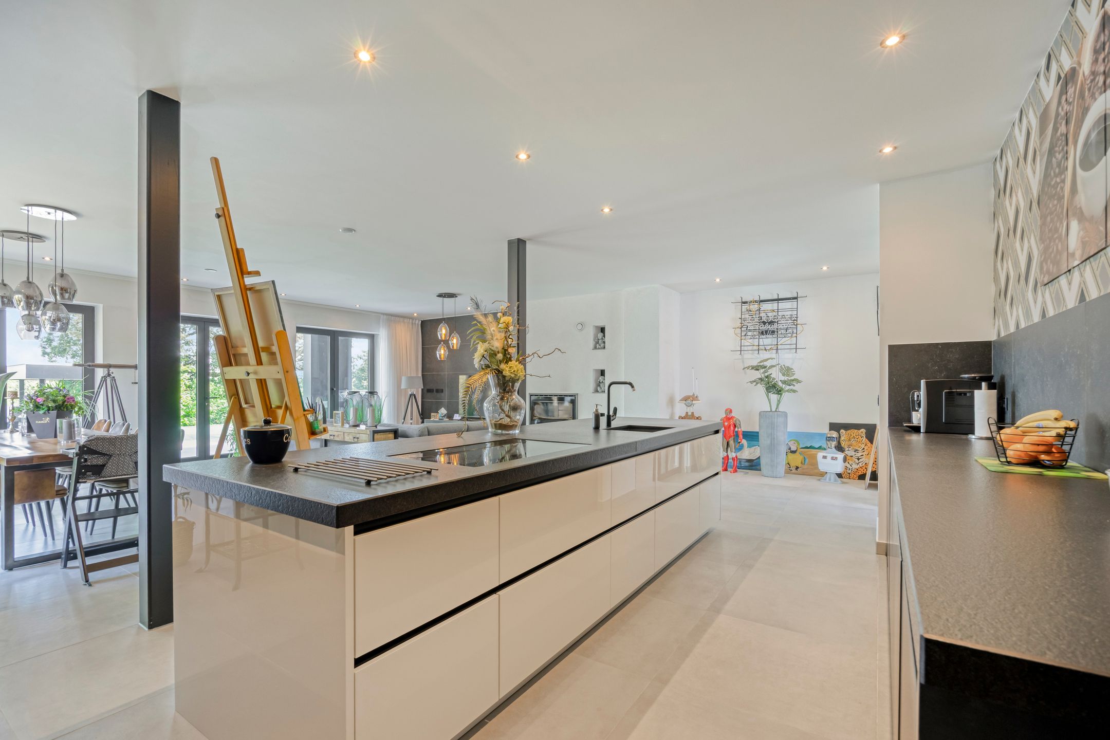 Modern High-End Villa with Private Wellness Pool and Panoramic Landscape Views — 18