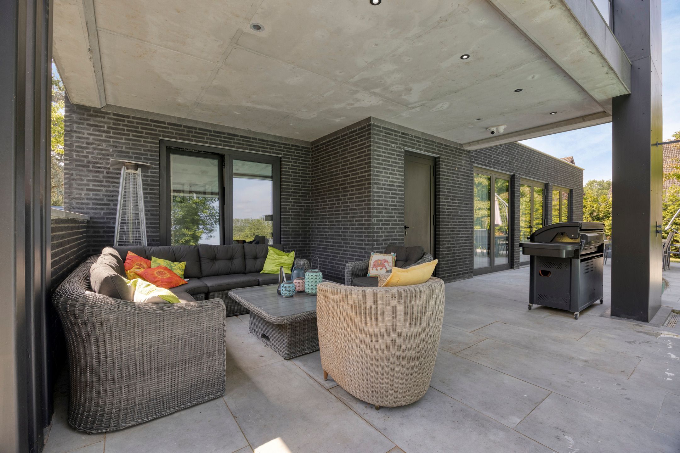 Modern High-End Villa with Private Wellness Pool and Panoramic Landscape Views — 51