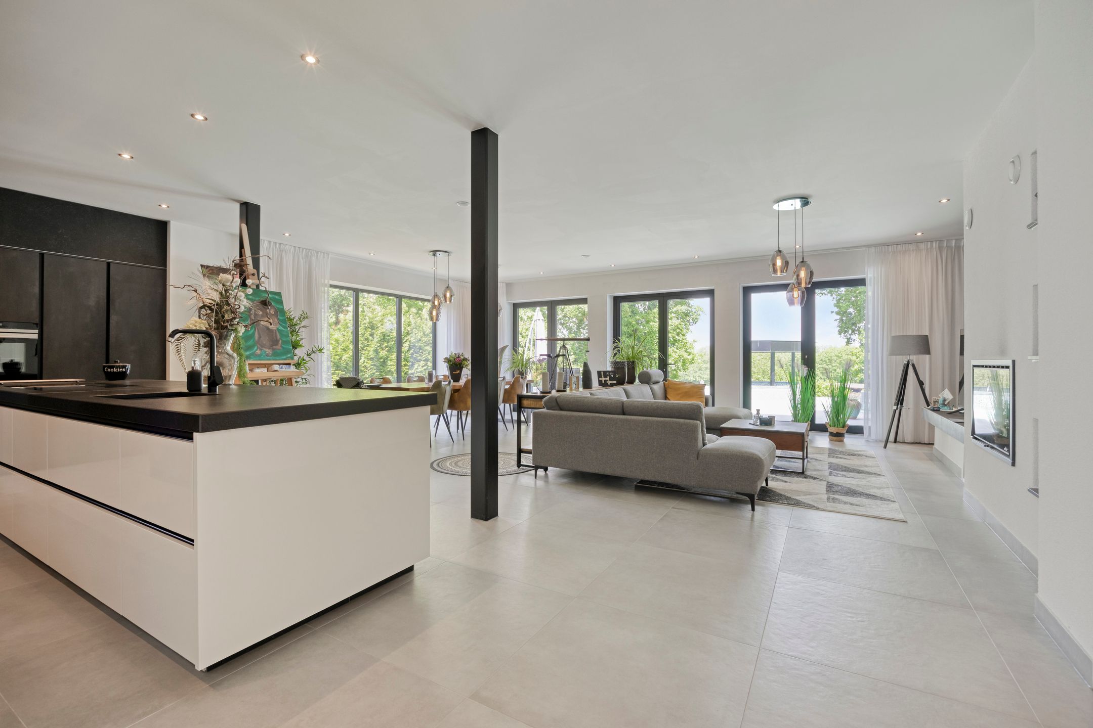 Modern High-End Villa with Private Wellness Pool and Panoramic Landscape Views — 12