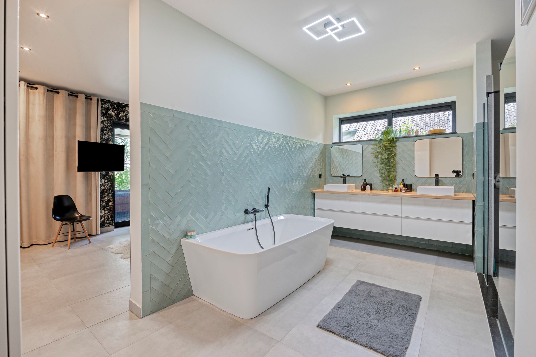 Modern High-End Villa with Private Wellness Pool and Panoramic Landscape Views — 24
