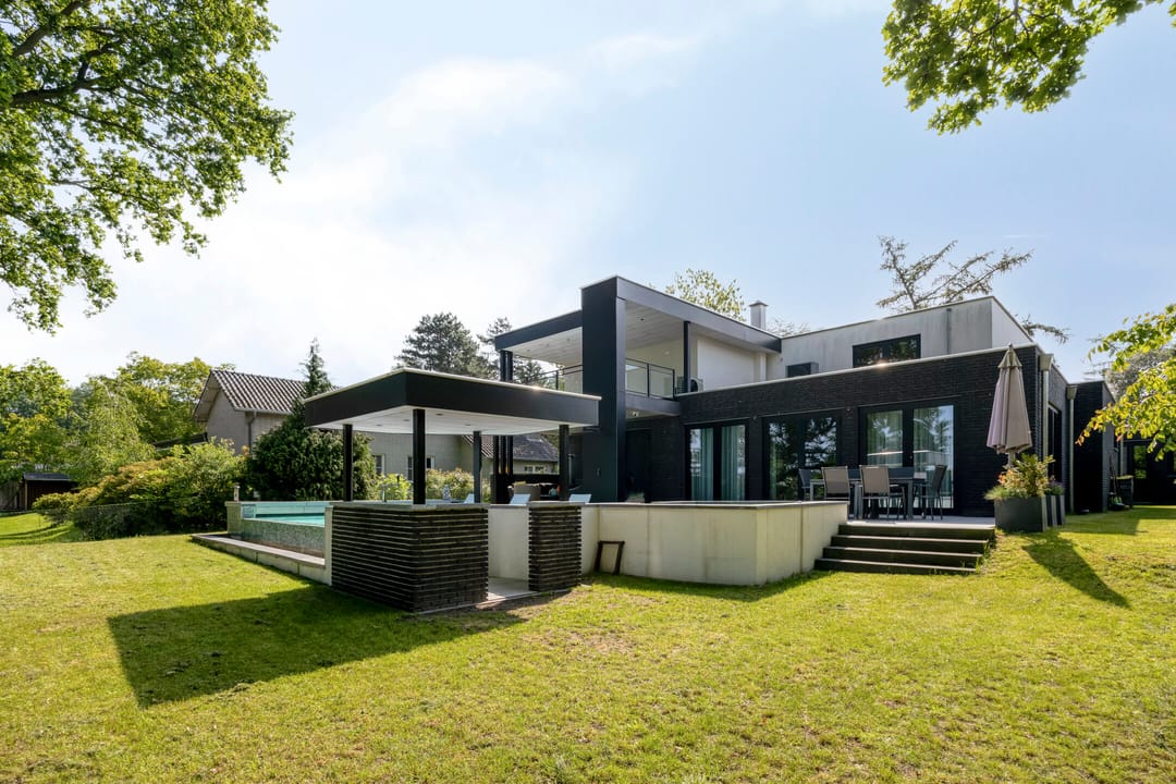Modern High-End Villa with Private Wellness Pool and Panoramic Landscape Views — 56