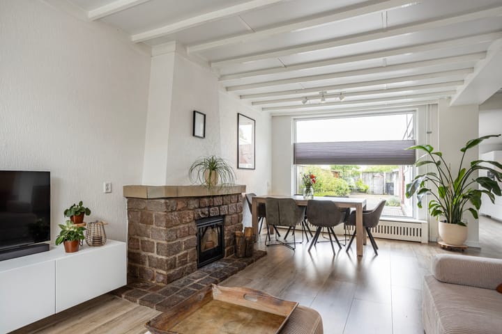 Twee-onder-één-kap te koop: Dr. Wagenaarstraat 38, Enschede