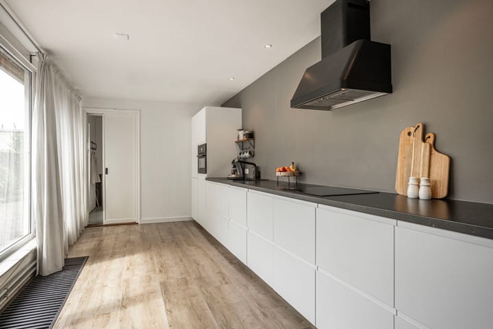 Twee-onder-één-kap te koop: Dr. Wagenaarstraat 38, Enschede