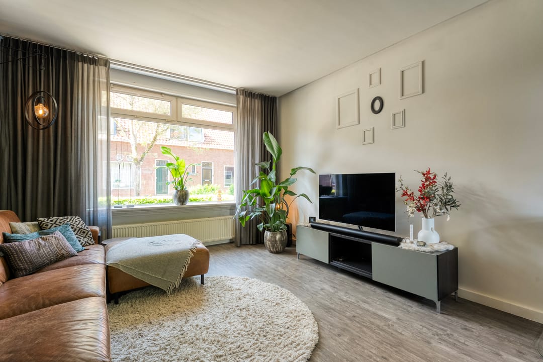 Photo 22 of Zuiderwalstraat 8