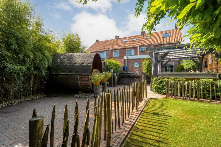 Photo 4 of Zuiderwalstraat 8