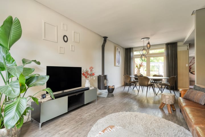 Photo 2 of Zuiderwalstraat 8