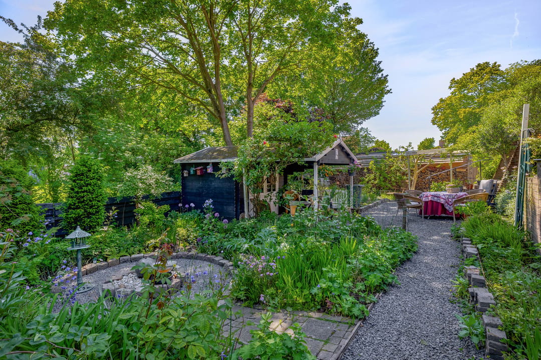 Characterful Semi-Detached Home with Spacious South-Facing Garden in Quiet Location — 32