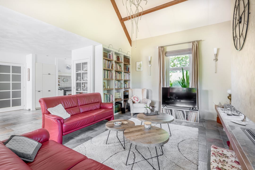 Characterful Semi-Detached Home with Spacious South-Facing Garden in Quiet Location — 13