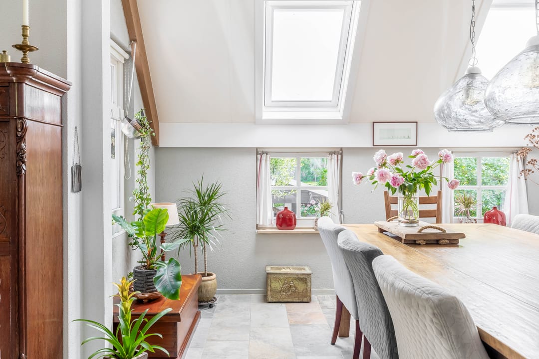 Characterful Semi-Detached Home with Spacious South-Facing Garden in Quiet Location — 16
