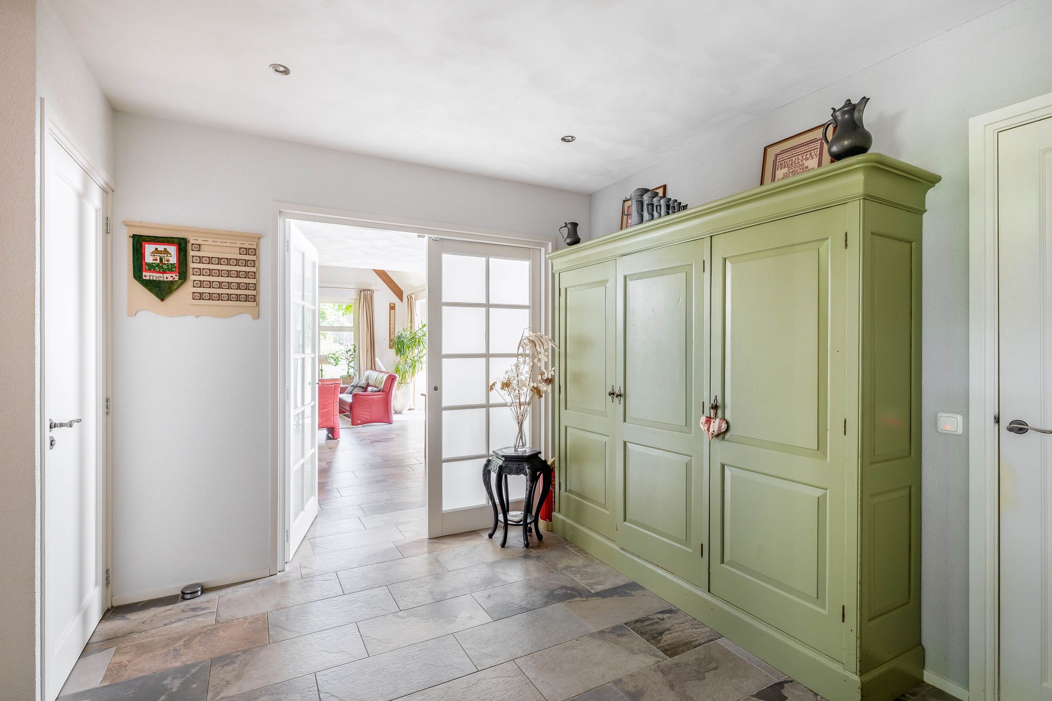 Characterful Semi-Detached Home with Spacious South-Facing Garden in Quiet Location — 9