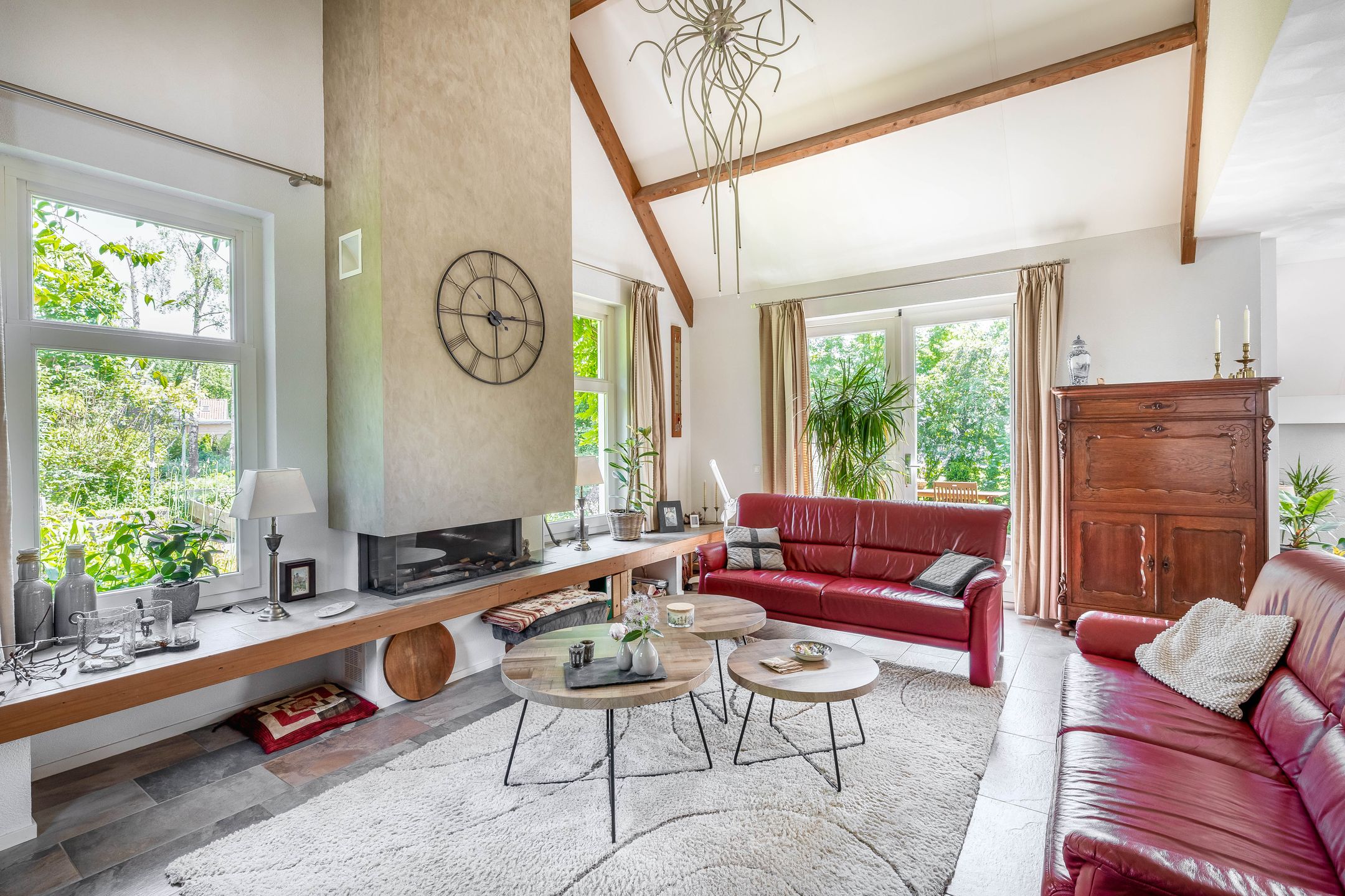 Characterful Semi-Detached Home with Spacious South-Facing Garden in Quiet Location — 12